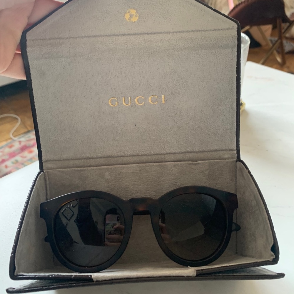 Gucci Round Sunglasses With Case